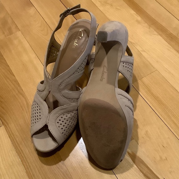 Platform Heel Clarks Sandals Sz 7 - Picture 3 of 5